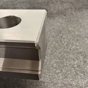 Нарезка винтов, валов, профильных направляющих